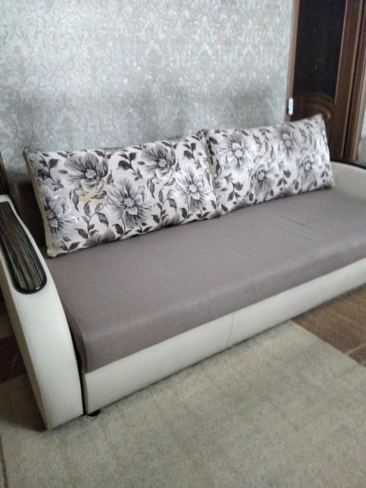 Диван в хорошем состоянии
