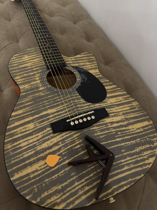 Гитара в хорошем состоянии