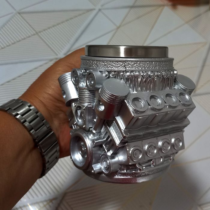 Кружка по форме двигателя v8