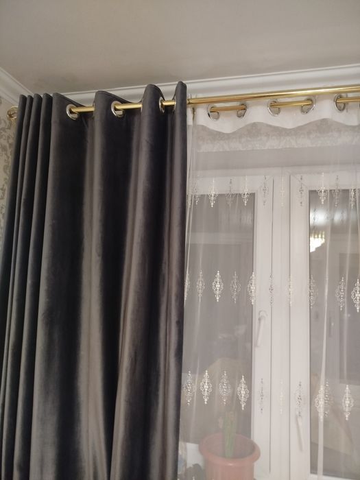 Продам стол и штор