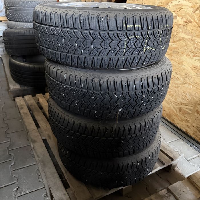 Jante tabla cu cauciucuri iarna 205/55/16 VW 5x112