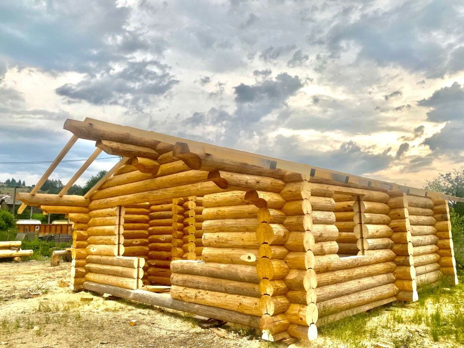 Case cabane lemn rotund (bușteni)