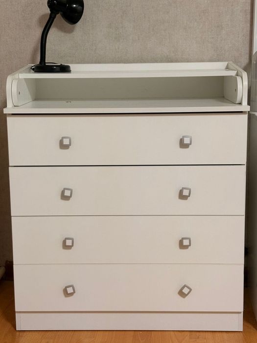 Пеленальный столик