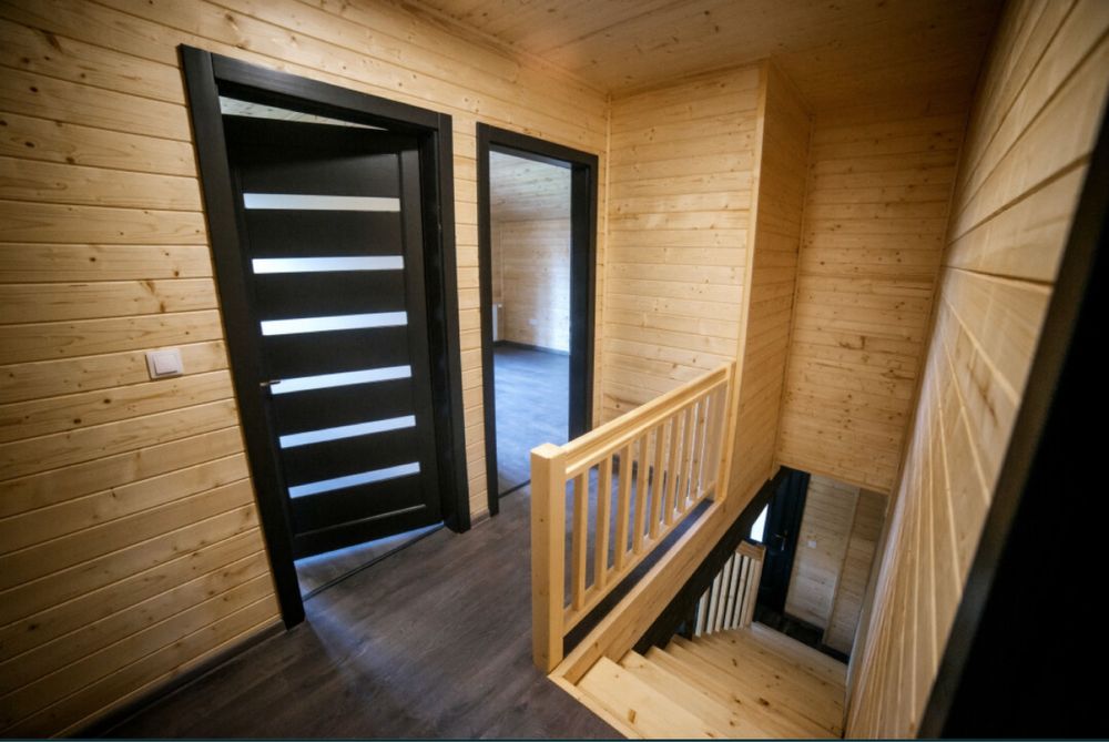 Executam cabane din lemn la cheie