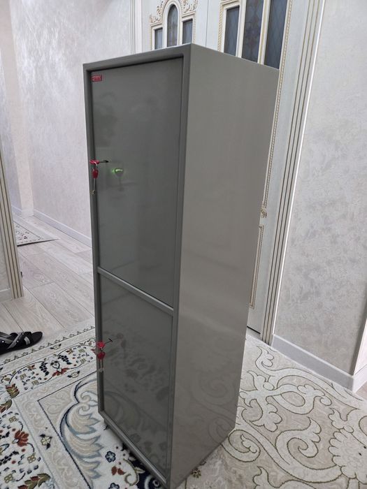 Продаётся офисный сейф