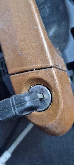 Maner cu cheie si butuc stanga fata BMW seria 3 E90 E91 E92 E93