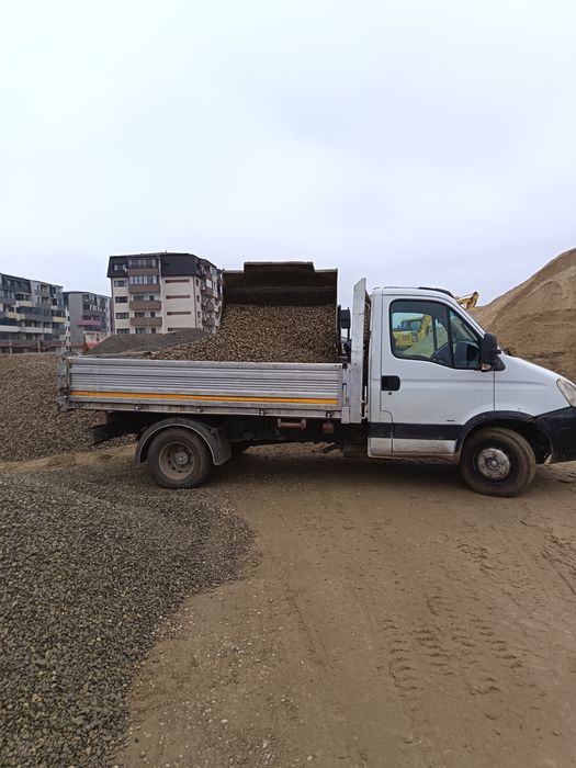 Închiriez mini încărcător și mini excavator și camioneta basculabila