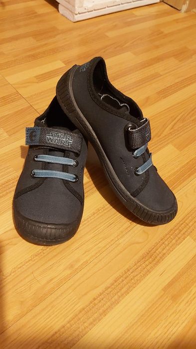 Genți și încălțări de vanzare