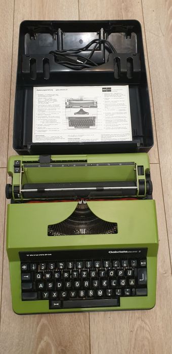 Masina de scris Triumph-Gabriele Electric S   390 lei