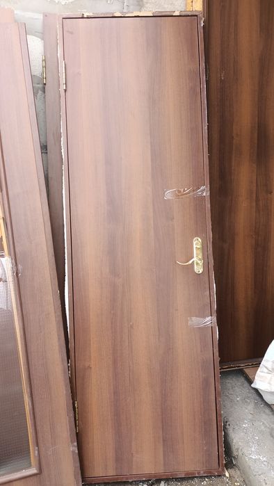 Есиктер сатылады продам двери