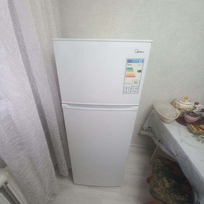 Холодильник Midea HD-273FN