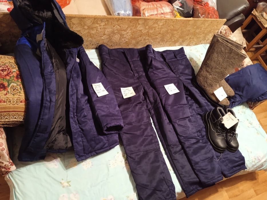 Продам ботинки и валенки