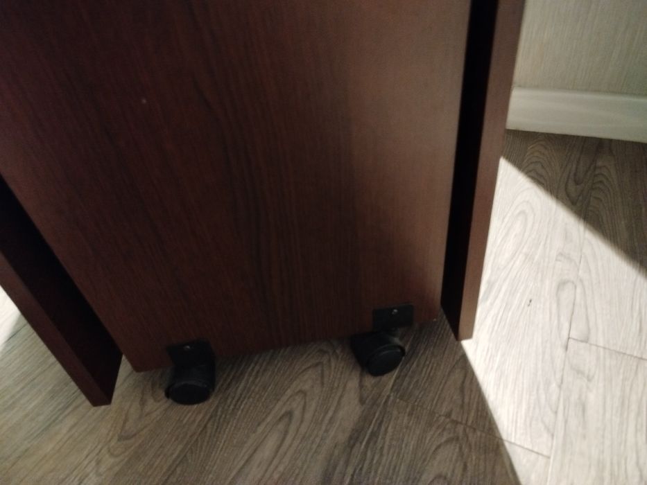 Masa extensibila cu scaune tapitate