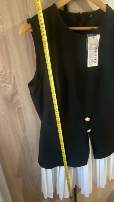 Noua cu eticheta, rochie plisata alb negru, XL/42