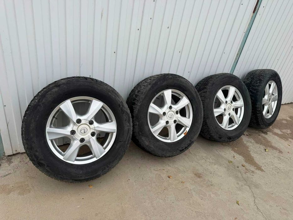 Продам комплект колёс с дисками
