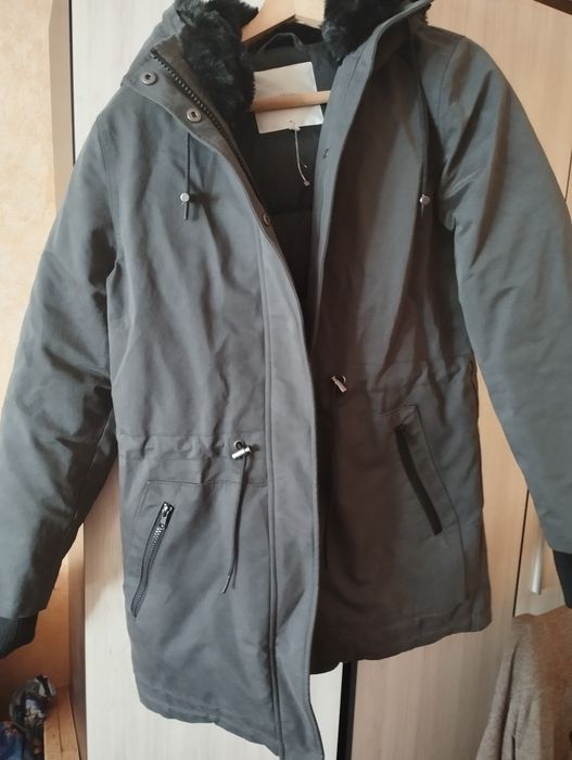 Дамско зимно яке марка Minimum