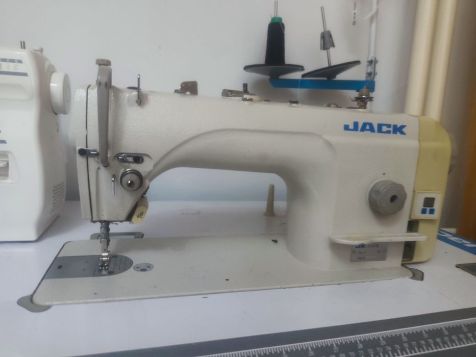 Швейная машинка jet