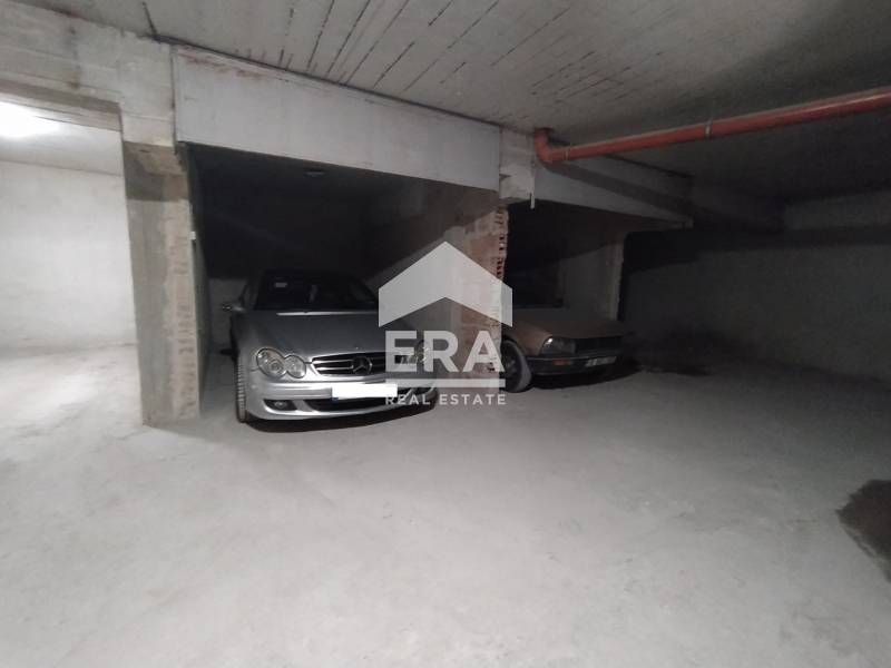 Продава се Гараж / Паркомясто в Варна, Център - 19 кв.м за 2053 €/кв.м - Снимка #4