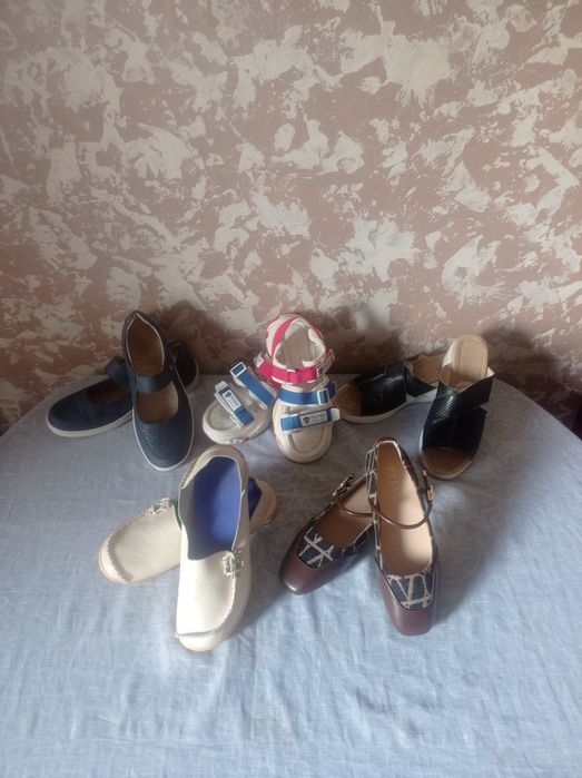 Балетки, макасы, сандали, шлепки