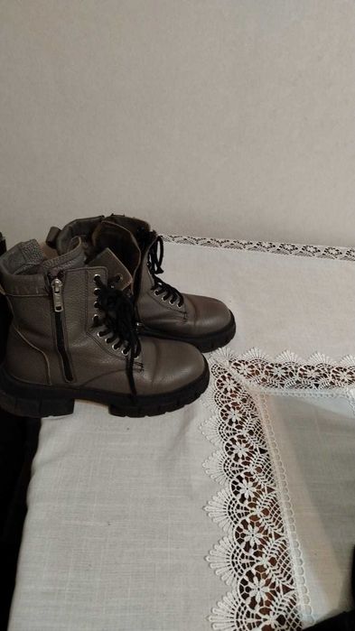 Продам одежду и обувь в отличном состоянии