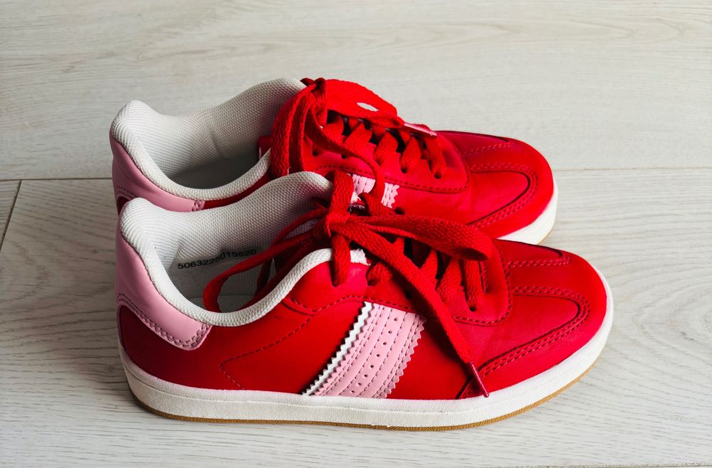 Adidasi  sport pentru fetite