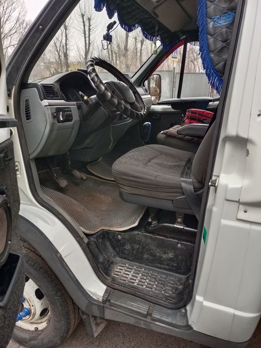 Продаю Газель тентованую