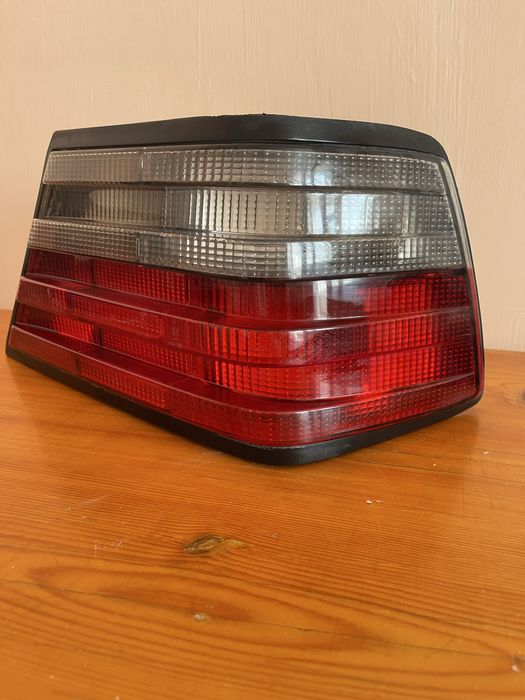 Стоп задний на мерседес w-124