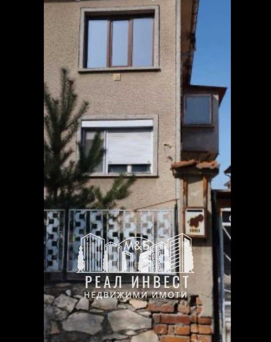 Продавам къща близнак в гр. Димитровград