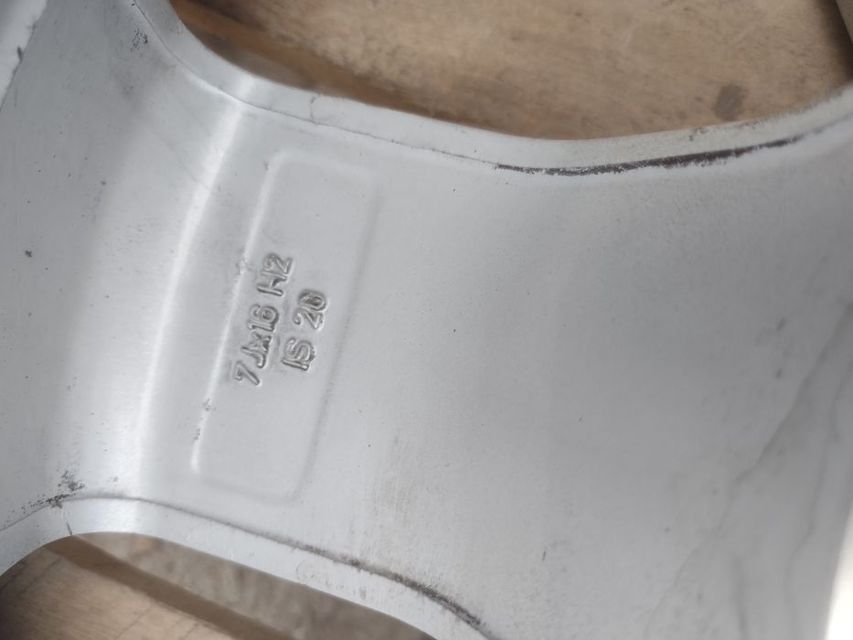 Топ състояние 16-5х120 ЕТ20 7j BMW E60..E61