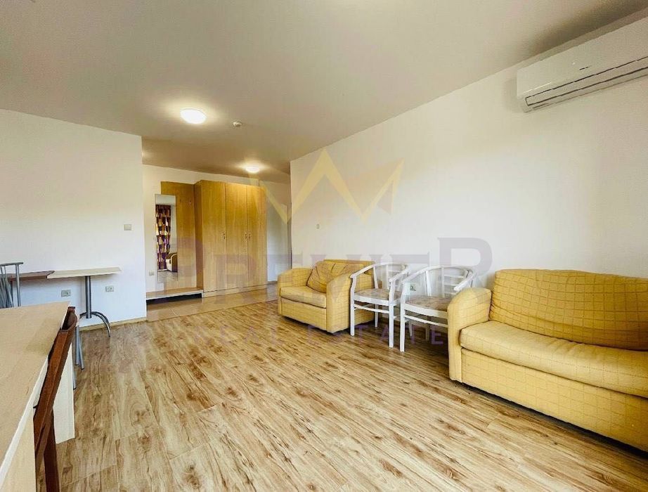 Продава се Двустаен апартамент в к.к. Слънчев бряг - 65 кв.м за 580 €/кв.м - Снимка #1