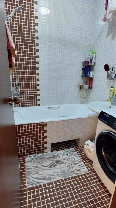 Продается 4/3/5 квартира ТТЗ Ахмад Югнаки