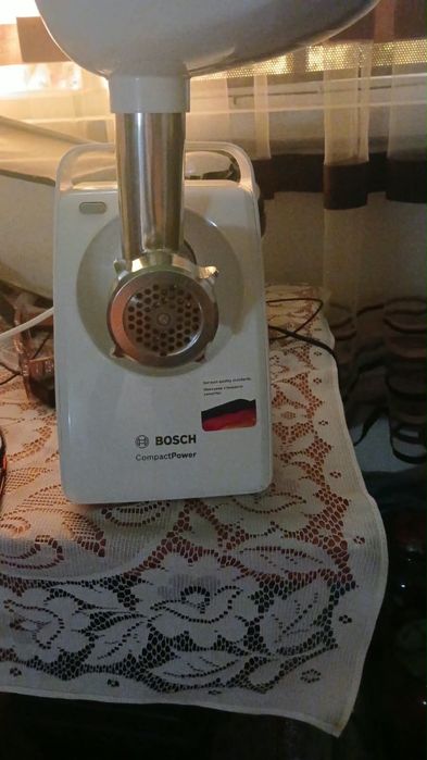 Электрическая мясорубка Bosch CompactPower