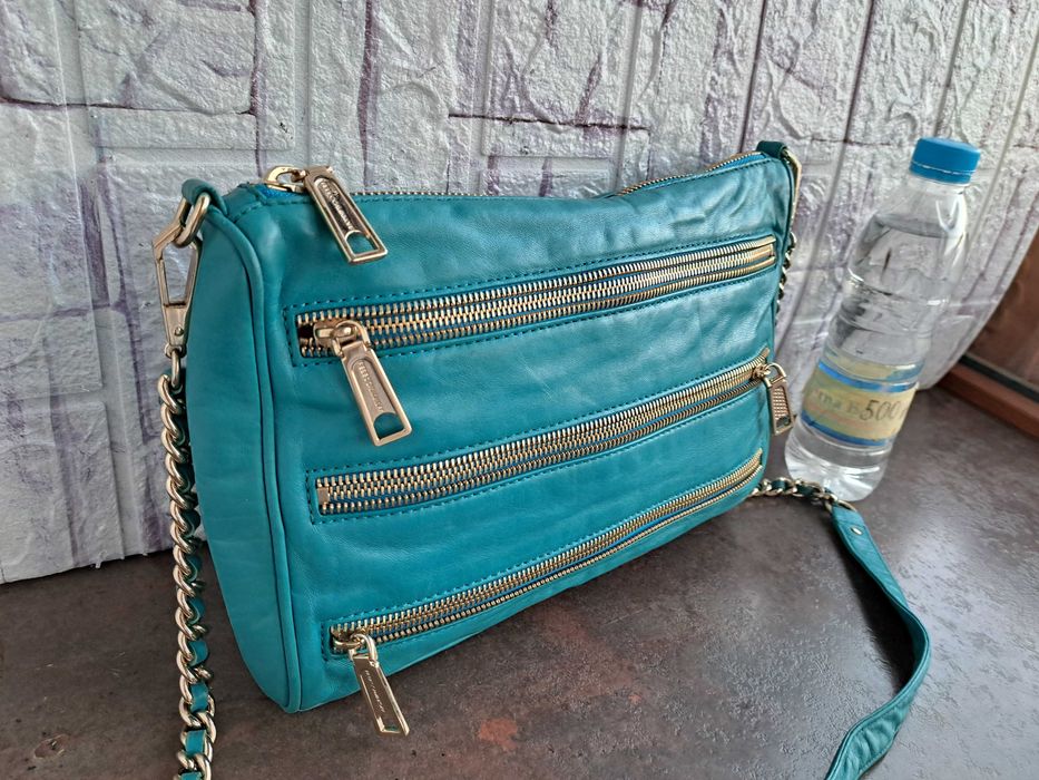дамска чанта,малка кожена чантичка Rebecca Minkoff -естествена кожа,синя