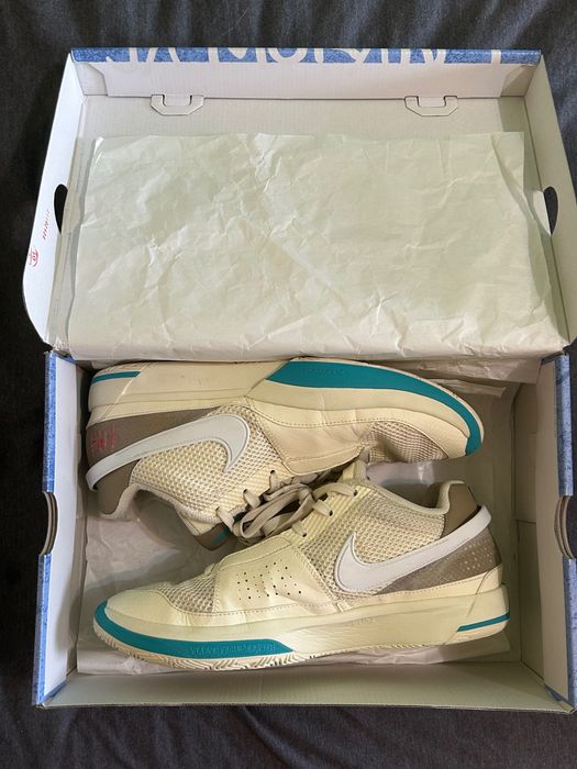 Баскетболни обувки 3 чифта.