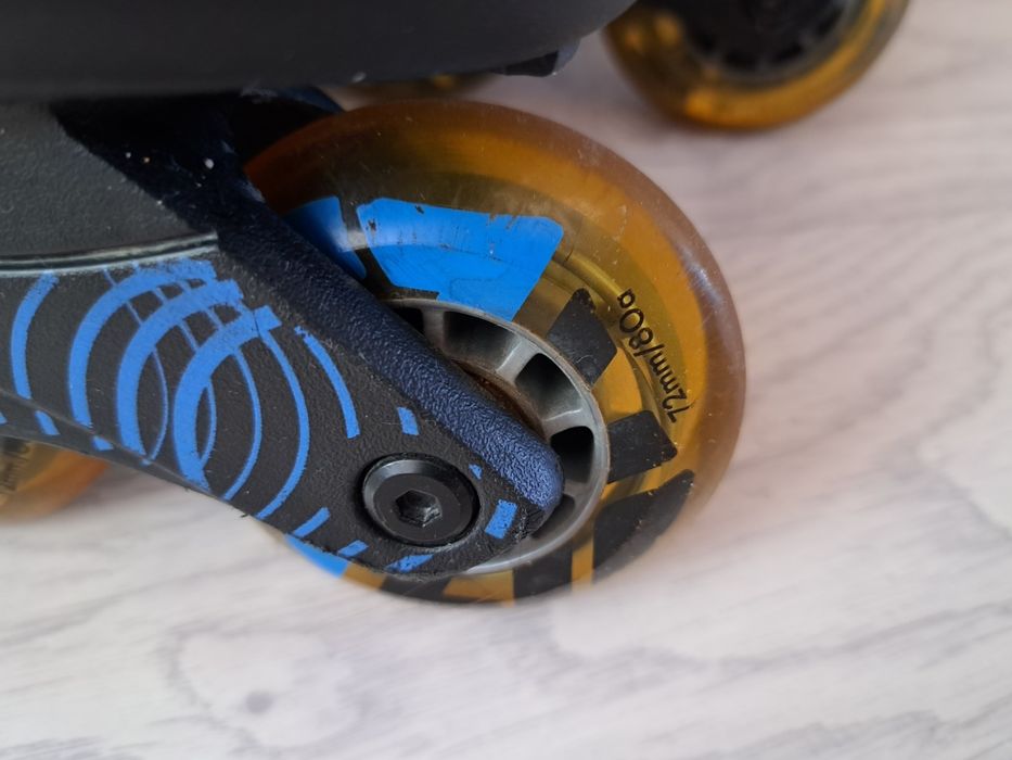 Продам роликовые коньки