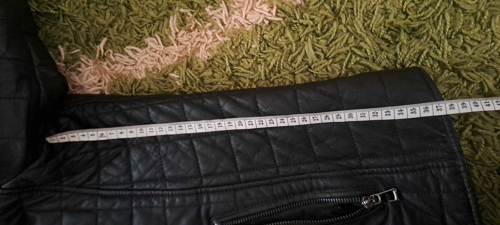 Jacheta de piele , in stare buna