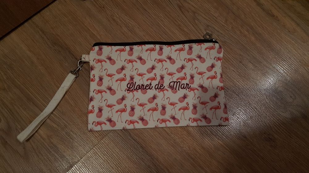 Малка дамска чанта за ръка