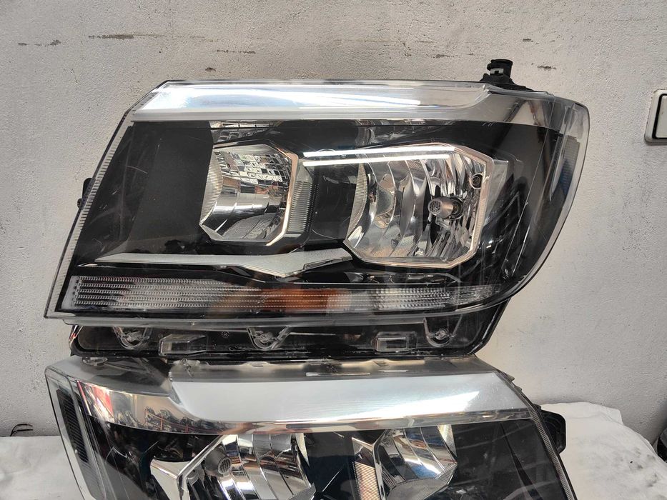 Оригинални фарове VW Crafter