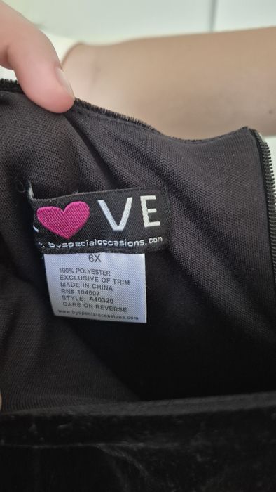 Нарядное платье на 4-5 лет