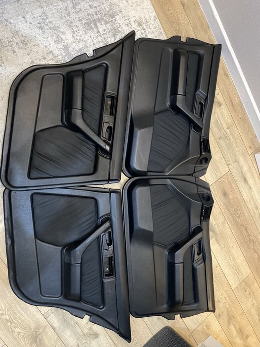 Обшивка двери от бмв Е34