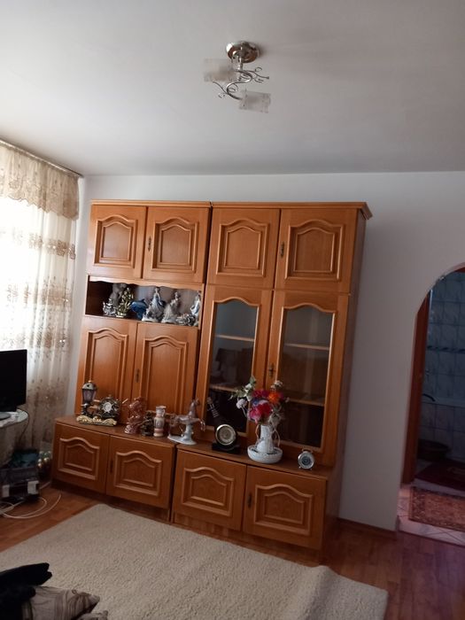 Vând apartament.