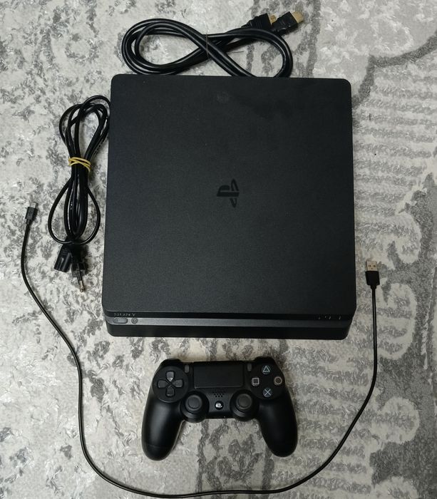 PlayStation 4 Slim Sotiladi Ps4