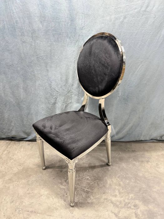 Стильный банкетный стул в классическом дизайне