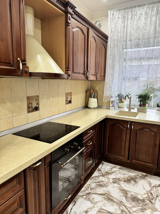 Продам кухонный гарнитур б/у