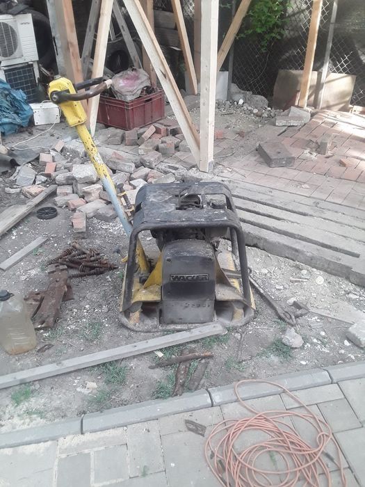 Vînd/închiriez talpă compactoare  HONDA -benzina și Waker diesel-200kg