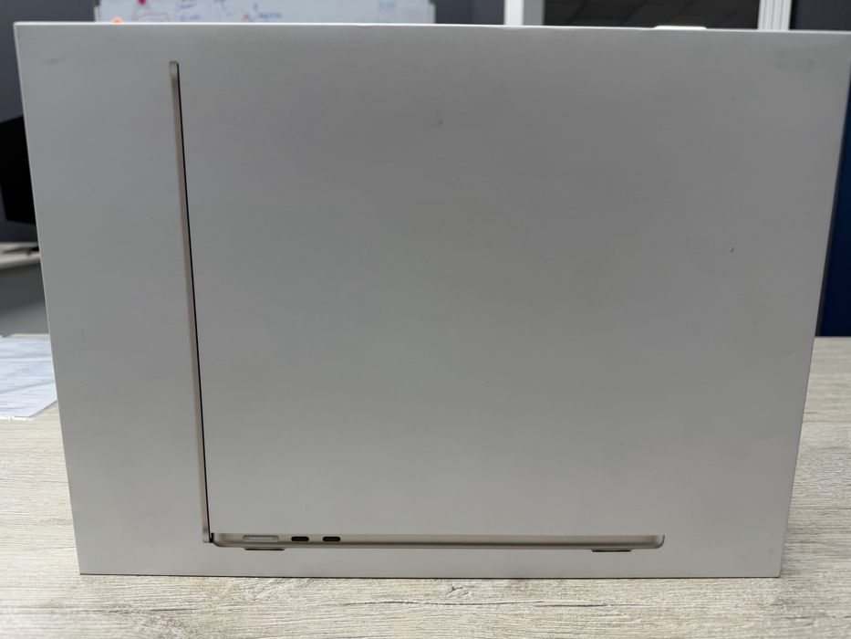 Продам срочно MacBook Air