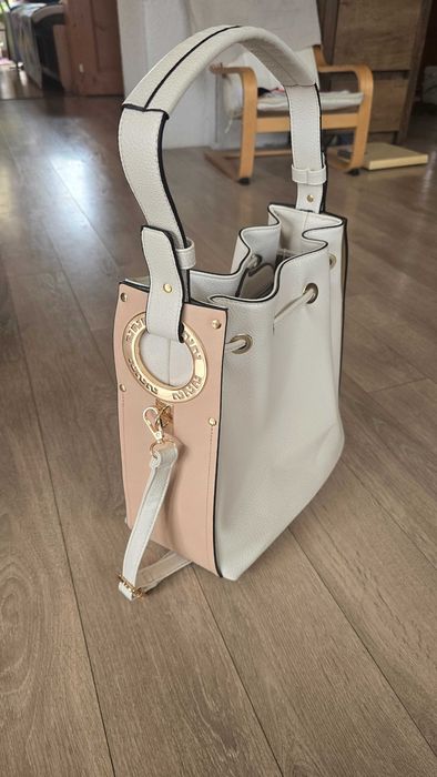 Дамска чанта от изкуствена кожа