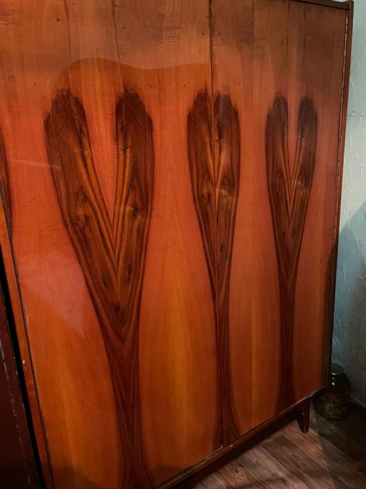 Кровать 2шт 2этажные  +1шкаф