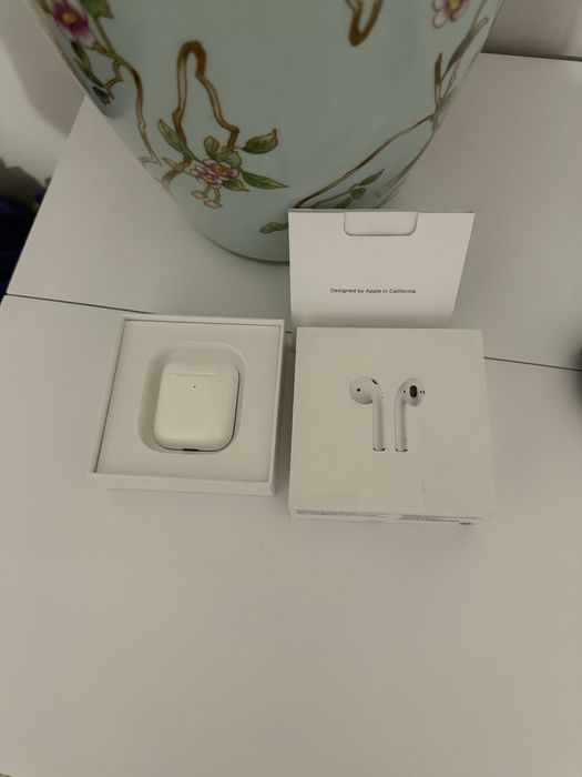 Продам AirPods 2