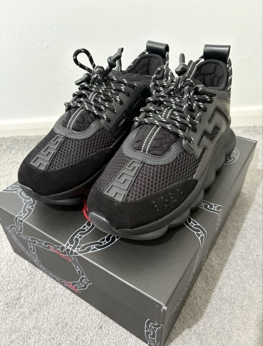 Versace chain reaction
